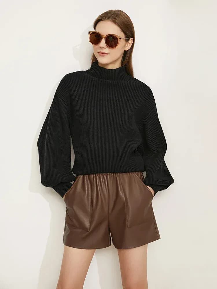 Pull minimaliste AMII en laine mélangée, col montant et manches lanternes