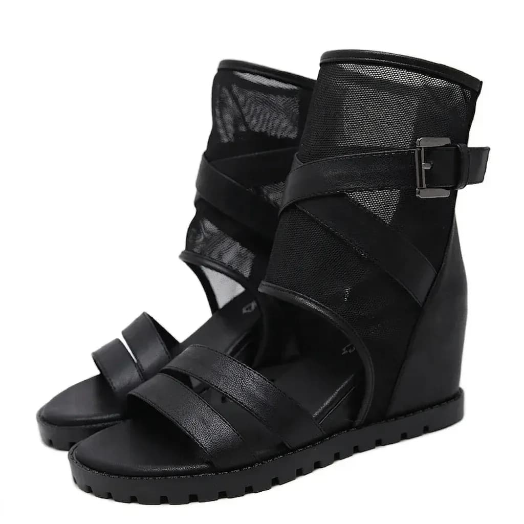 סנדלי פלטפורמה שחורים עם רשת