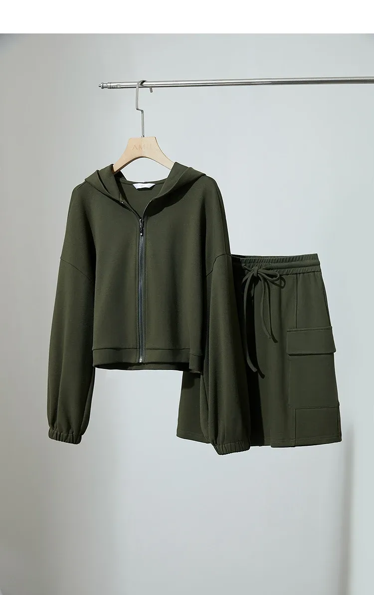 Veste à capuche minimaliste AMII en coton, coupe courte et zip