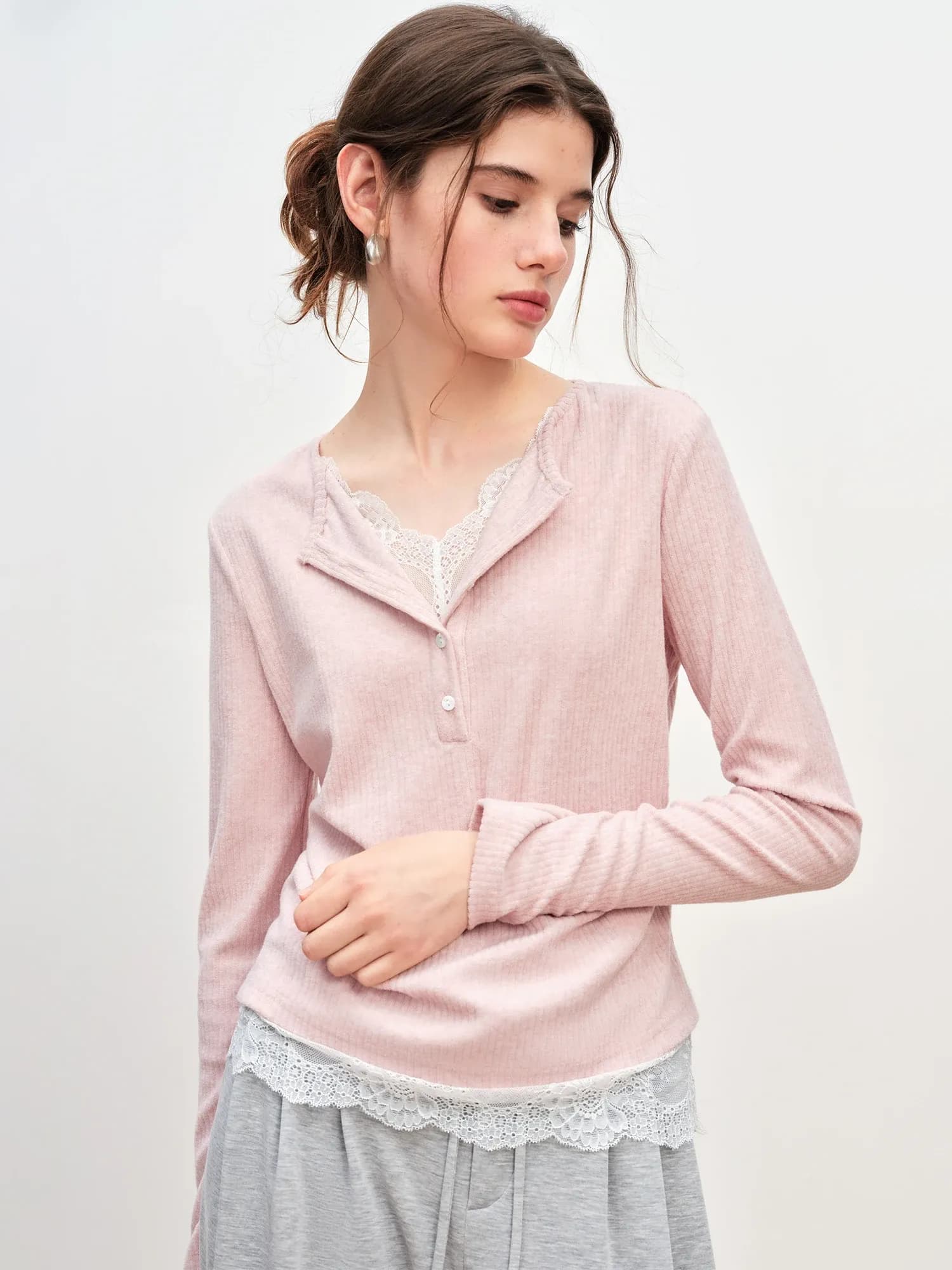 Haut tricoté à col V et dentelle texturée pour femme