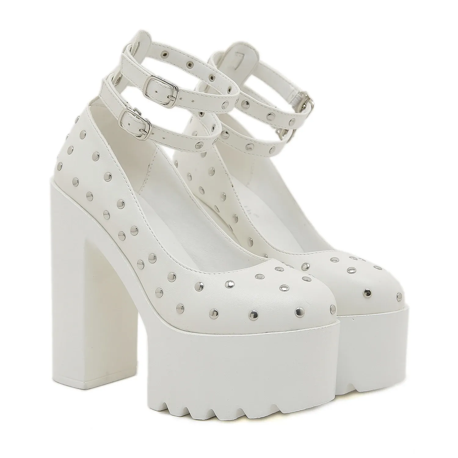Escarpins à plateforme rivetés avec bride cheville Gdgydh