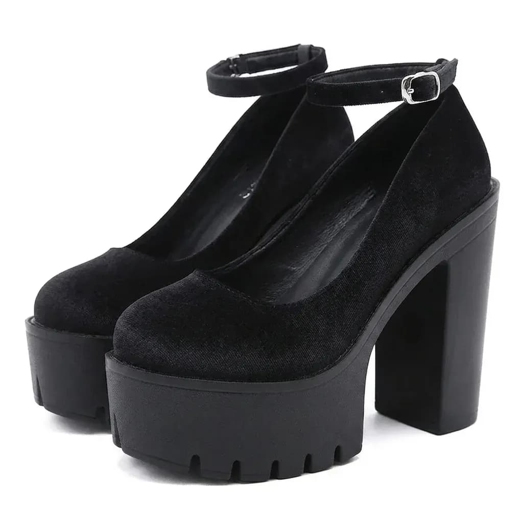 נעלי פלטפורמה שחורות עם רצועת קרסול