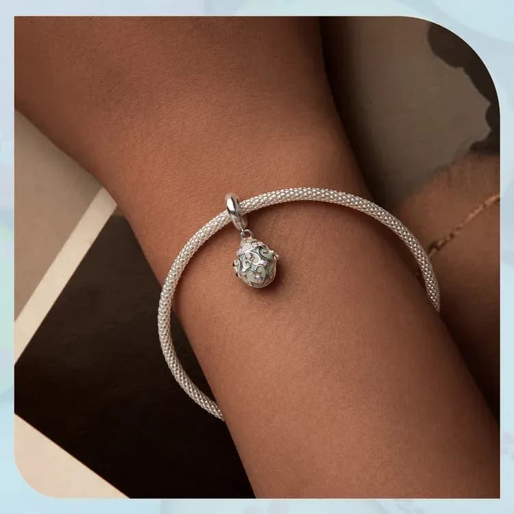 Breloque œuf porte-bonheur en argent 925 émaillé WOSTU