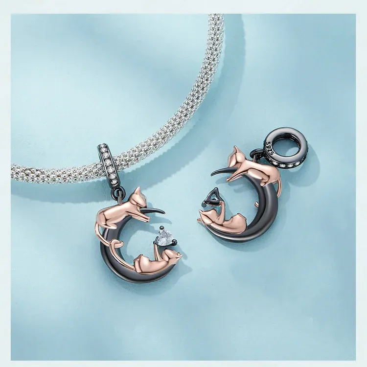 Breloque chat baiser en argent 925 avec cœur et zircon WOSTU