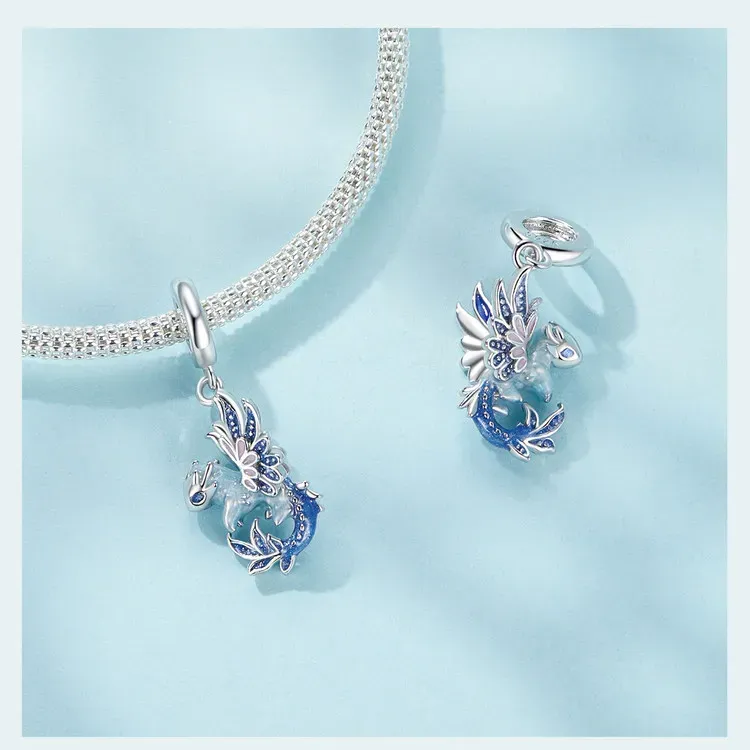 Breloque en argent 925 dragon volant et étoile émaillée WOSTU