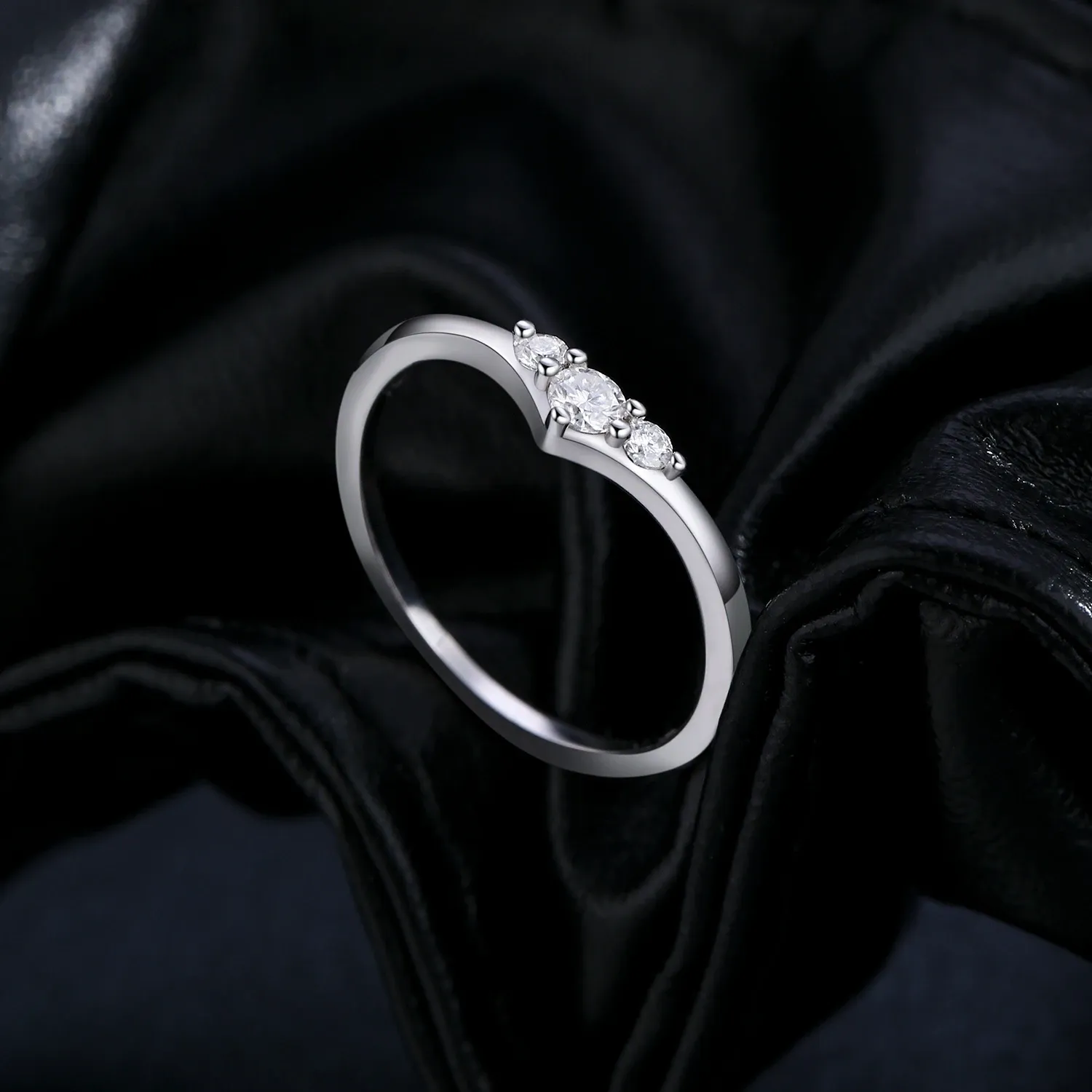 Bague éternité fine en argent 925 et moissanite MODIAN