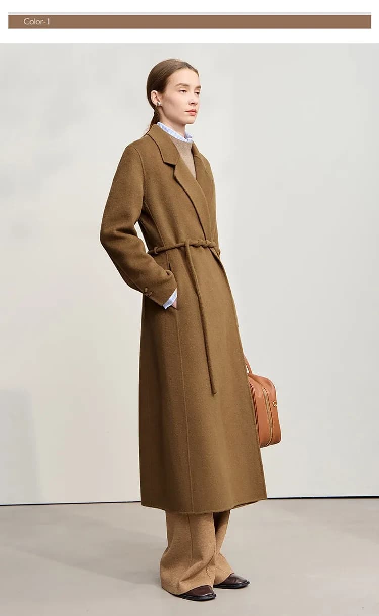 Manteau long en laine AMII à ceinture, esprit bureau hiver 2025