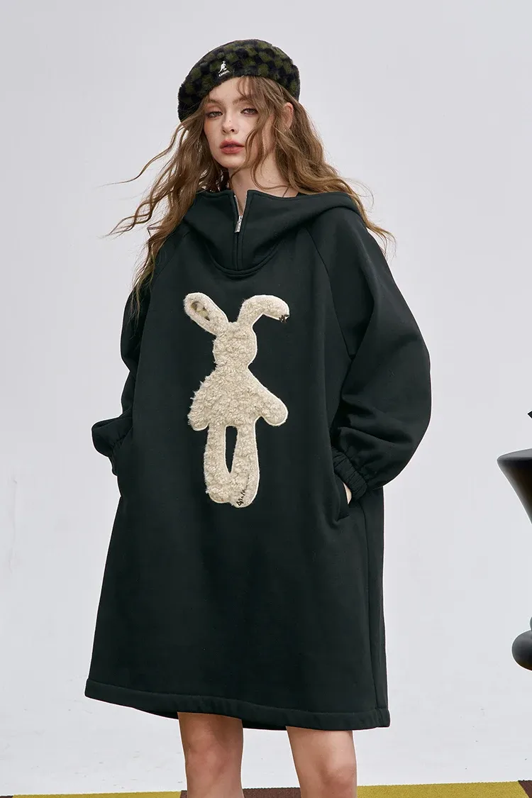 Robe midi graphique hiver ELFSACK à capuche et poches