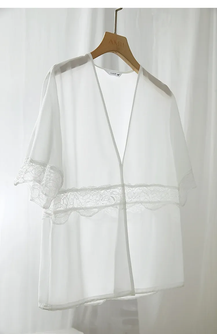 Chemisier beige en chiffon AMII à col V pour bureau d’été