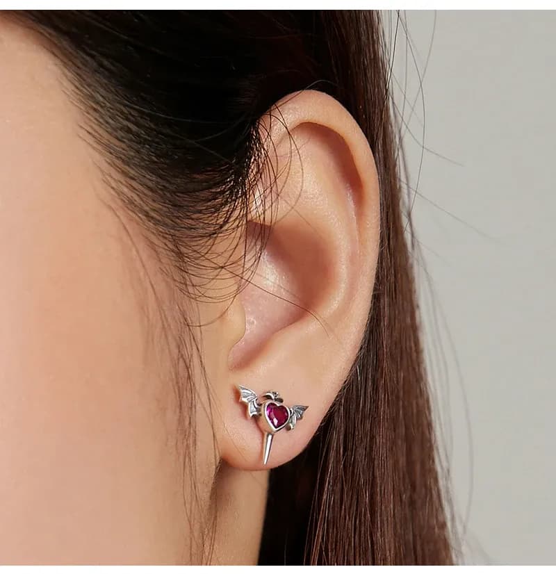 Boucle d’oreille Bamoer en argent 925 ailes de chauve-souris et cœur rouge