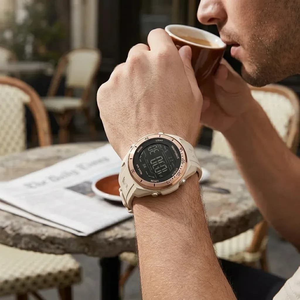 Montre digitale NAVIFORCE beige et or rose